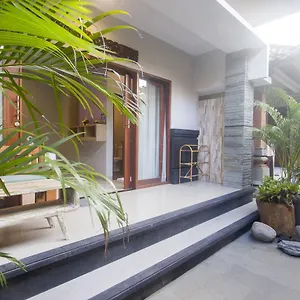 https://nang-ade-house.ubudhotelsnow.com