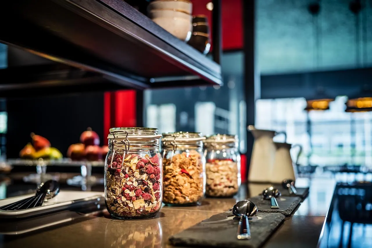 ****  Saks Urban Design Hotel Frankfurt Frankfurt am Main Alemanha